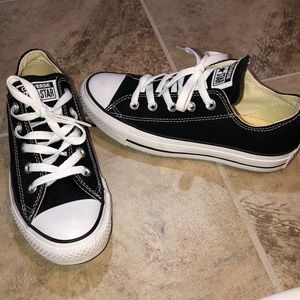 black converse